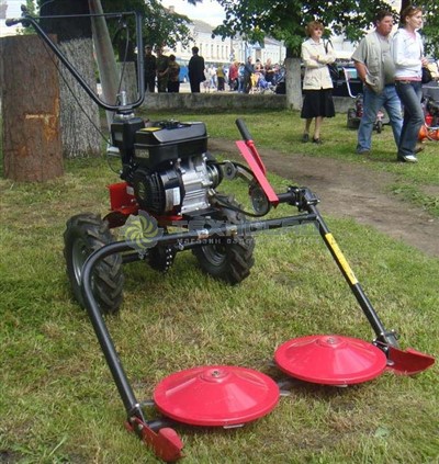 Tondeuse à gazon à deux disques avant